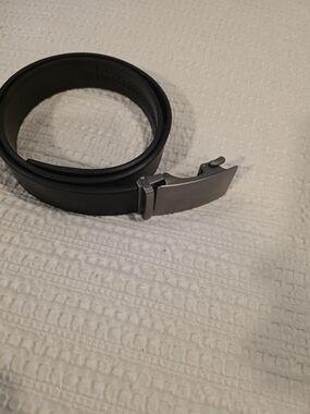 Men's Black Leather Belt with Brushed Silver Automatic Buckle